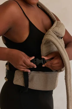 BUMPSUIT The Armadillo Baby Carrier - Oyster| The Armadillo